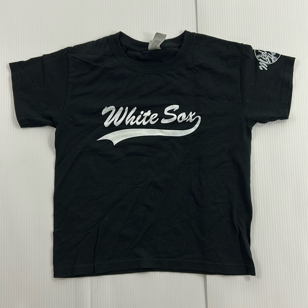 K90. Gildan Black‎ White Sox Tee (S)